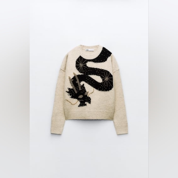 2024 New Year Asia Region Exclusive Limited Edition/BEADED DRAGON DESIGN SWEATER - Picture 3 of 16